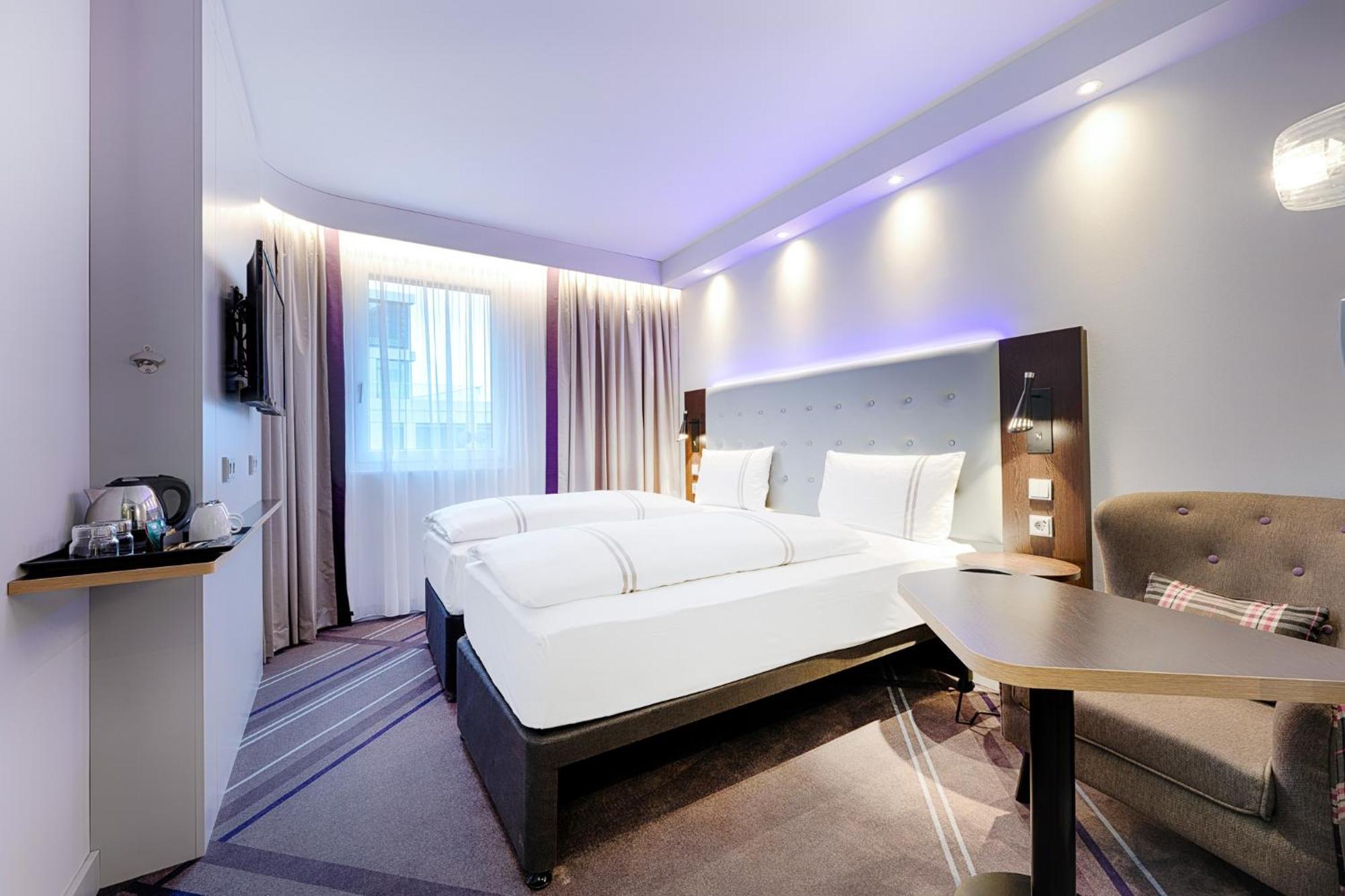 Premier Inn Berlin City Wilmersdorf Ngoại thất bức ảnh