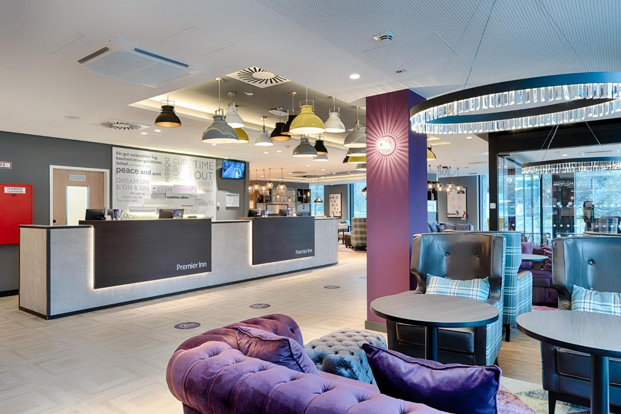 Premier Inn Berlin City Wilmersdorf Ngoại thất bức ảnh